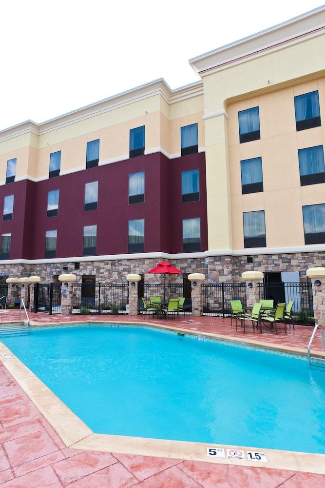 Hampton Inn And Suites Tulsa Central Exterior photo